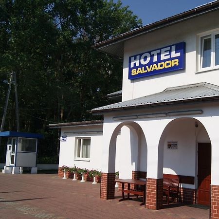 Hotel Salvador Marki Exterior foto